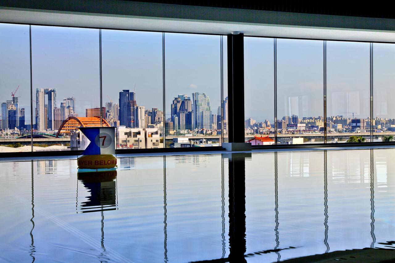 Divecube Hotel Taichung Exterior photo